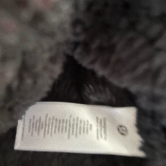 Lululemon fleece lined womens winter beanie hat - Picture 8 of 9
